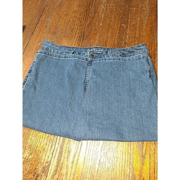 14P Gloria Vanderbilt All Around Slimming Denim Blue Jean Skimmer Capris Shorts - Picture 3 of 4